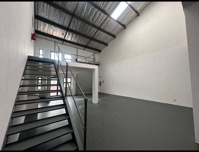 146M² WAREHOUSE FOR SALE IN BARBEQUE DOWNS